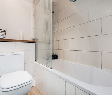 3 Bed Flat, Brook Drive, SE11 - Photo 3