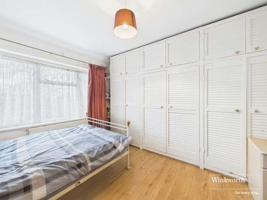 Haydon Close, Kingsbury, NW9 - Photo 1