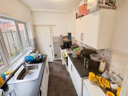 3 bedroom terraced house to rent - Photo 4