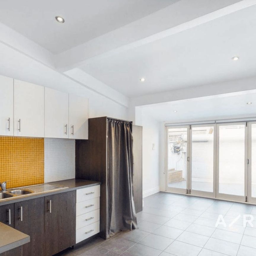 Charming Victorian Terrace in Prime Richmond Location - Photo 1