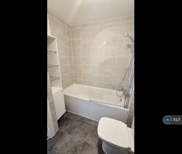 3 bedroom terraced house to rent - Photo 6