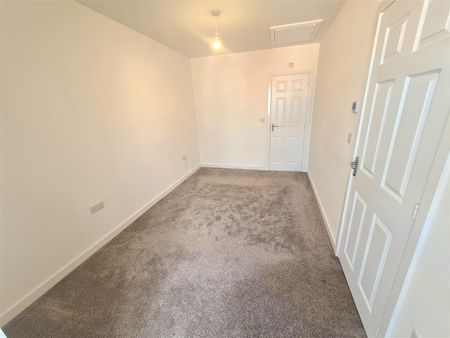 Galba Avenue, Off Higham Lane, Nuneaton, CV11 - Photo 5