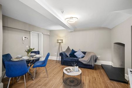 South Parade - Photo 4