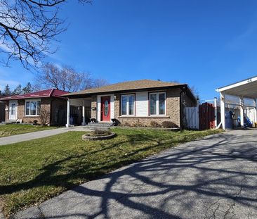 For Lease - 44 Loradeen Crescent Unit# Main, Toronto, Ontario - Photo 2