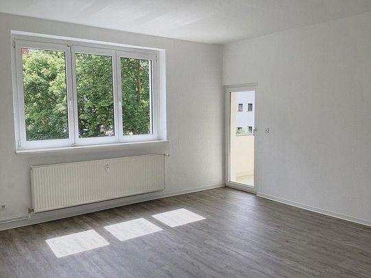 3,5-Zimmer, Tageslichtbad + Balkon - Photo 1