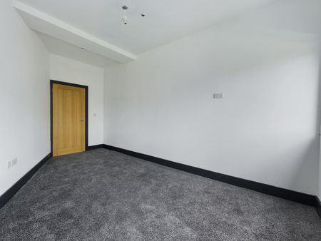 3 bedroom flat to rent - Photo 5