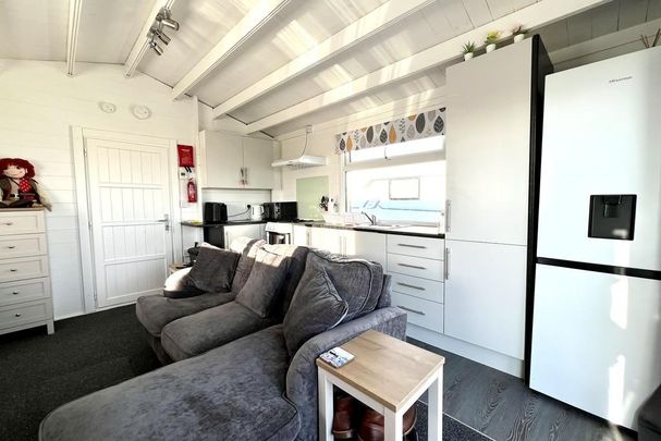 Parkland, Kingsbridge, TQ7 - Photo 1