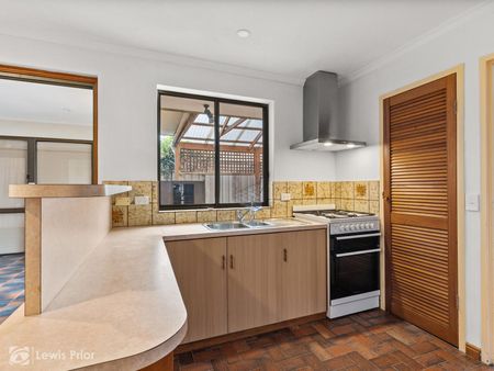 Neat & Convenient Coastal Living! - Photo 5