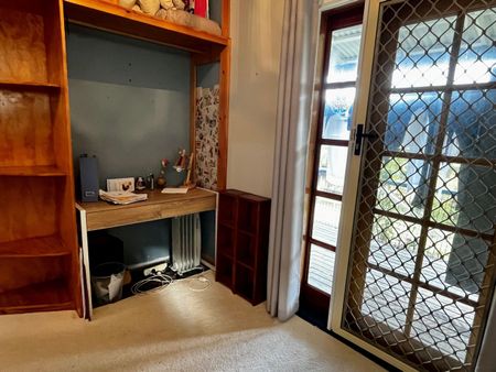 CUTE AND COSY COUNTRY LIVING - Photo 4