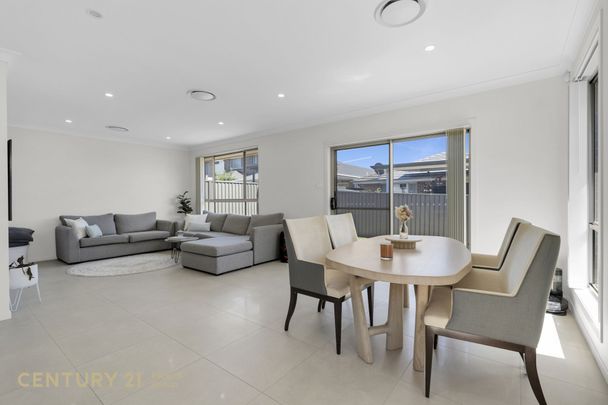 Oran Park Delight - Photo 1