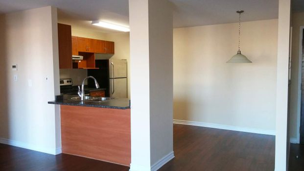 The Queensbury - Photo 1