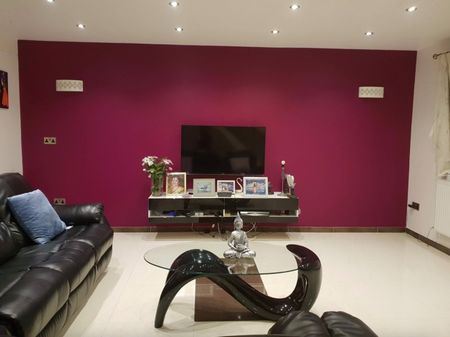 3 Bed Semi-Detached House, Harrow, HA2 - Photo 3