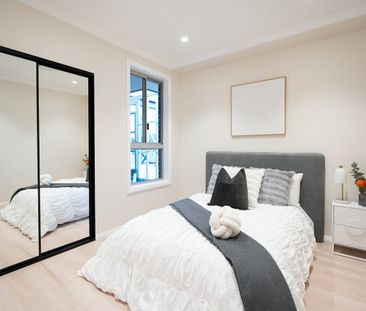 Modern 4-Bedroom Living in Prime Oran Park Location ! - Photo 3