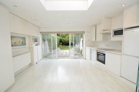 3 bedroom semi-detached house to rent - Photo 5