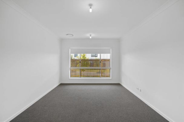 86 Tuscan Circuit, Greenbank. - Photo 1