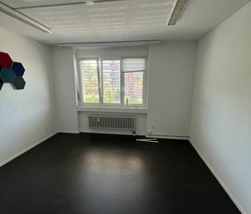 Grosszügige Wohnung an zentraler Lage - Photo 2