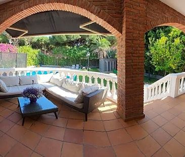 5 bedroom luxury Villa for rent in Gavà, Spain - Photo 4