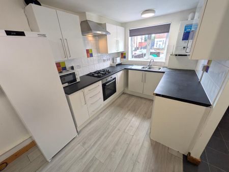 1 bedroom in a house share to rent - Photo 4
