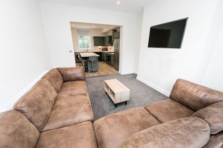 Cliff Mount, Woodhouse, Leeds - Photo 2