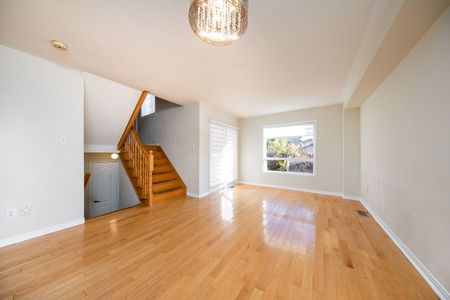 For Lease - 110 Dolce Crescent, Vaughan, Ontario - Photo 4