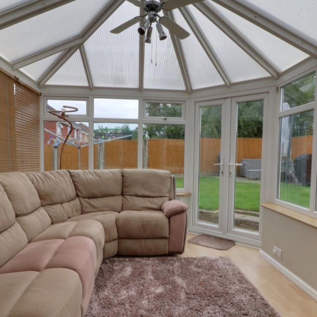 Waterlow Close, TF2, Priorslee - Photo 1