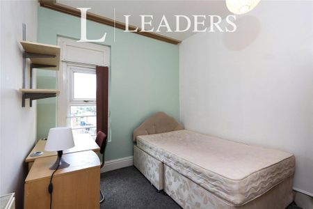 1 bedroom in a house share to rent - Photo 5