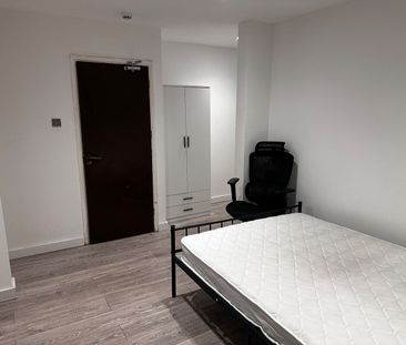 Room in a Shared House, Cromwell Road, N10 - Photo 1