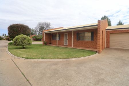 6/89 Crampton Street Wagga Wagga NSW - Photo 2