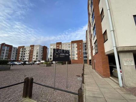 Ladywell Point, Pilgrims Way, M50 - Photo 3