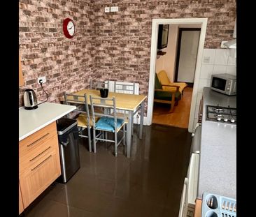 4 Bed Terraced House, Acomb Street, M14 - Photo 1