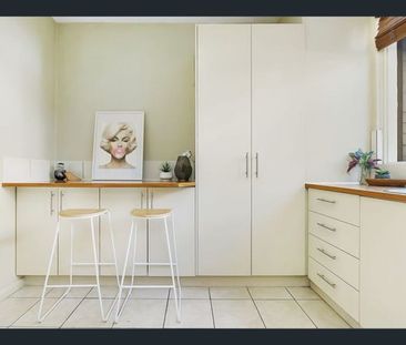 Unfurnished Two-Bedroom Apartment! - Photo 5