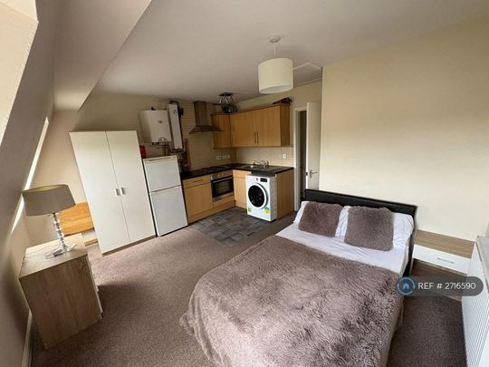 Studio to rent - Photo 1