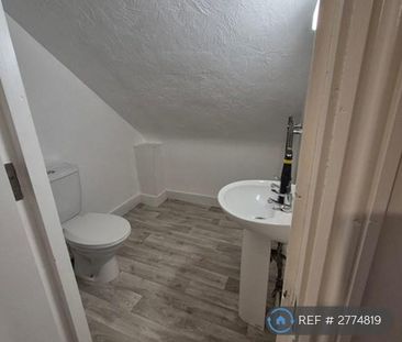 2 bedroom flat to rent - Photo 6