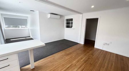 Newly Renovated Gem in Prime Hamilton East Location - Photo 4