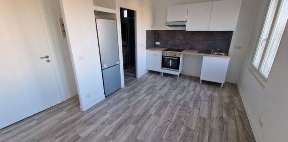 Saint victoret dans un petit immeuble un appartement de type 2 meublé, - Photo 2