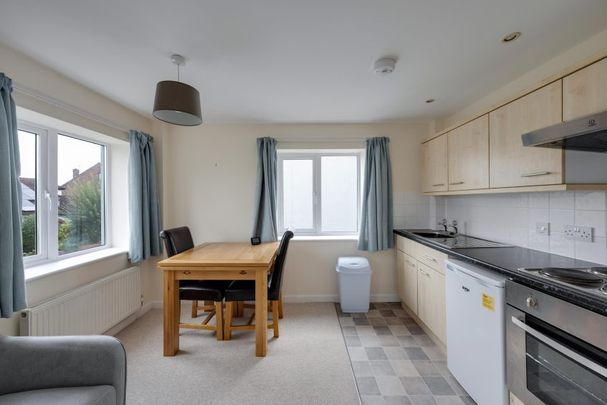 1 Bed Flat - Photo 1