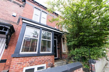 Burchett Grove, Woodhouse, Leeds - Photo 5