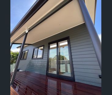 Brand New Luxury Home - Photo 4