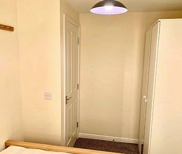 Room in a Shared House, Denewell Avenue, M13 - Photo 6