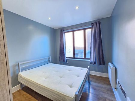 3 bedroom flat to rent - Photo 3