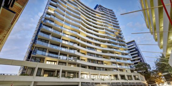 Elevated Elegance in the Heart of South Yarra - Photo 3