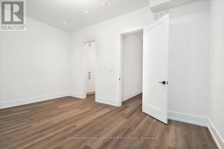 3743 SUNBANK CRESCENT - Photo 5