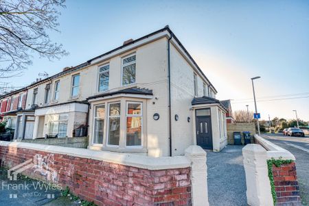 2 bedroom flat to rent - Photo 4