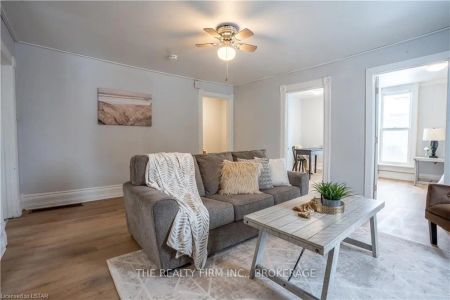 Detached Home For Lease | X8286178 - Photo 5