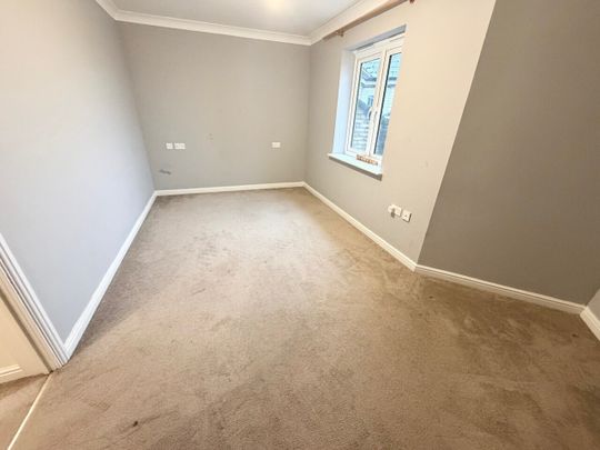 Hawkes Road, Witham, CM8 - Photo 1