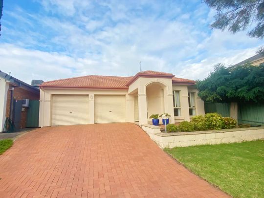 “Stunning Family Home with 2 Living Areas + Study” - Photo 1
