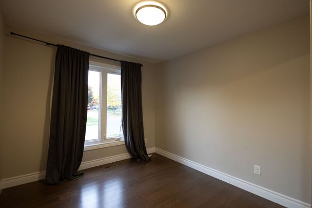 For Lease - 2424 Yolanda Drive, Oakville, Ontario - Photo 1