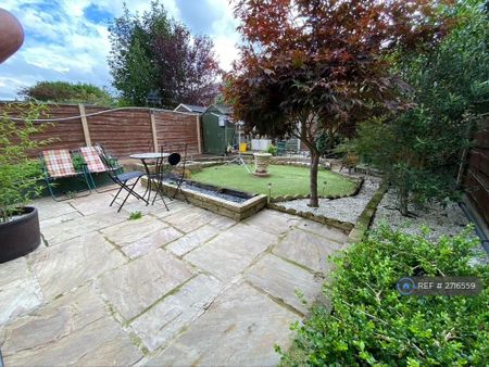 3 bedroom semi-detached house to rent - Photo 2