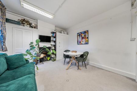 3 bedroom apartment to rent - Photo 2