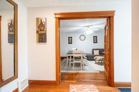 For Lease - 1073 Kent Avenue, Oakville, Ontario - Photo 4